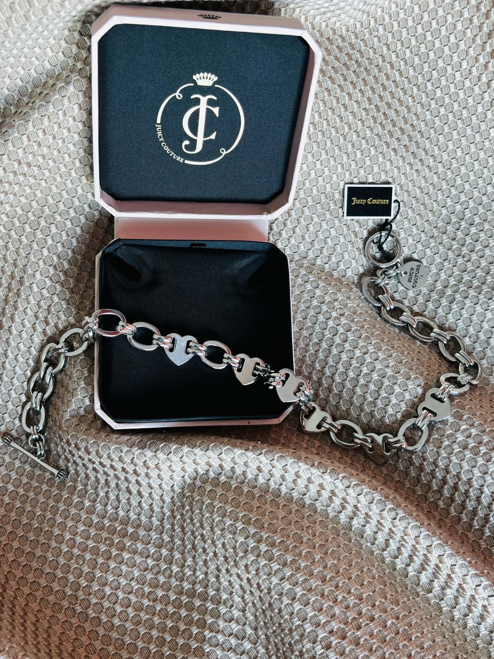 NWT- Juicy Couture Silver Heart Link Necklace with Toggle Clasp